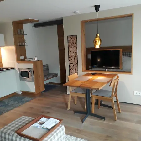 Am Kniebach شقة *